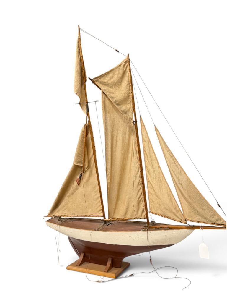 Vintage Wooden Pond Yacht: Vintage Wooden Pond Yacht. Approx. 55 x 44 x 10 inches.