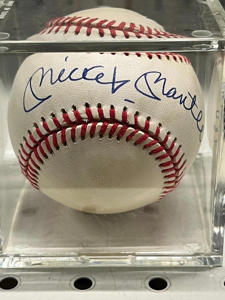 Mickey Mantle signed Baseball (1 of 2)