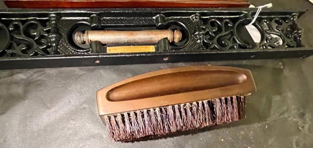 Mantel clock, level and brush - 3