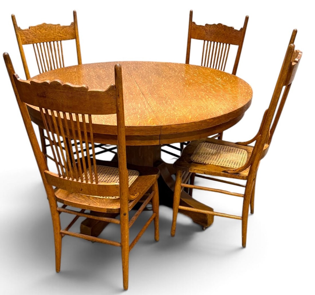 Round Oak Table and 4 Chairs: Round Oak Table and 4 Chairs. Table approx. 48 x 48 x 32 inches.