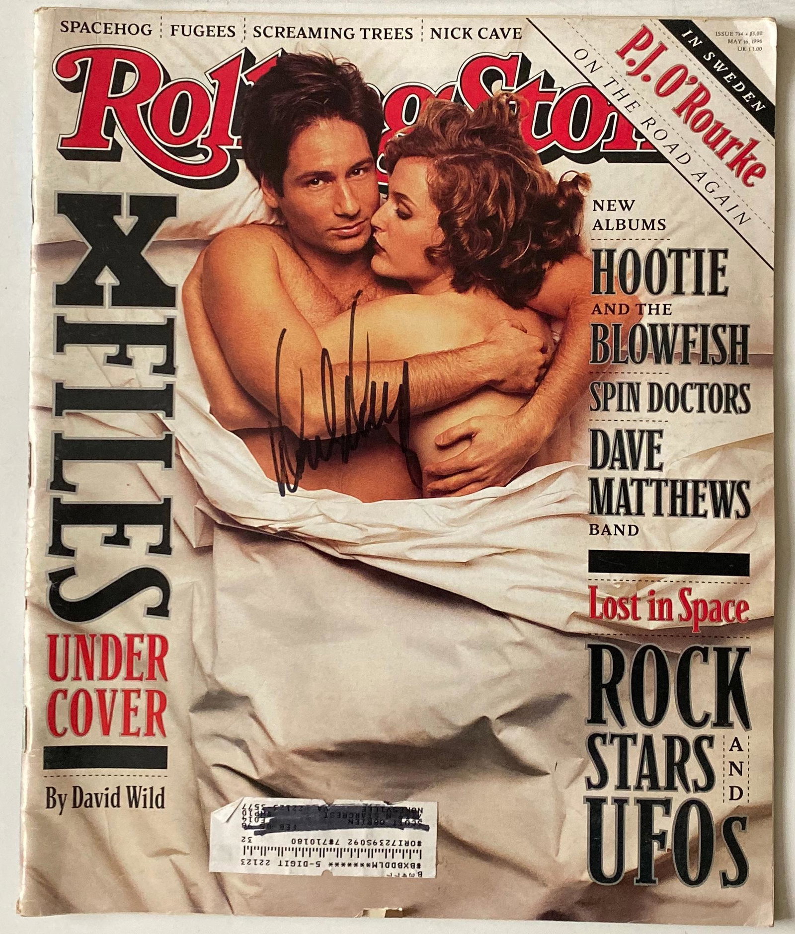 David Duchovny X Files Signed Rolling Stone Magazine: This lot is a Rolling Stone magazine autographed by David Duchovny. Item comes with Certificate of Authenticity guaranteeing it for a lifetime. Item comes with time and place of signing details.