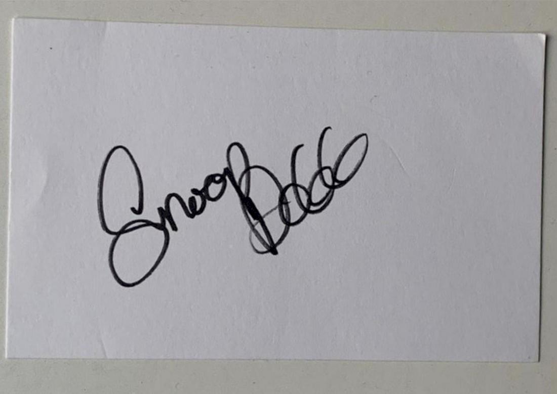 Snoop Dogg Signed Index Card Certified: This lot is an index card autographed by Snoop Dogg. Item comes with Certificate of Authenticity guaranteeing it for a lifetime