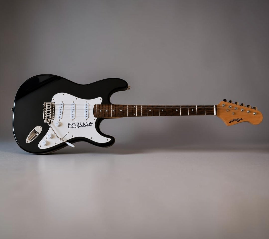 Johnny Rotten Sex Pistols Signed Stratocaster Style Electric Guitar (1 of 2)