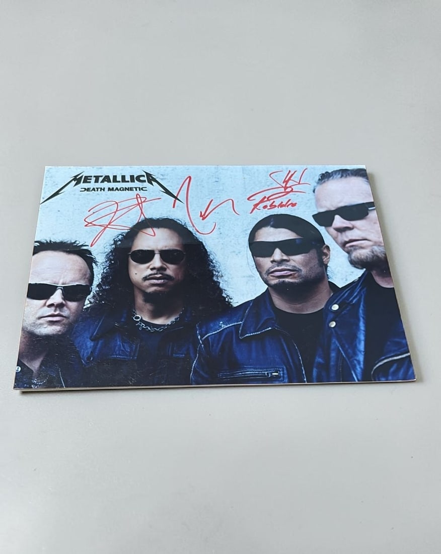 Metallica Signed Photograph (1 of 1)