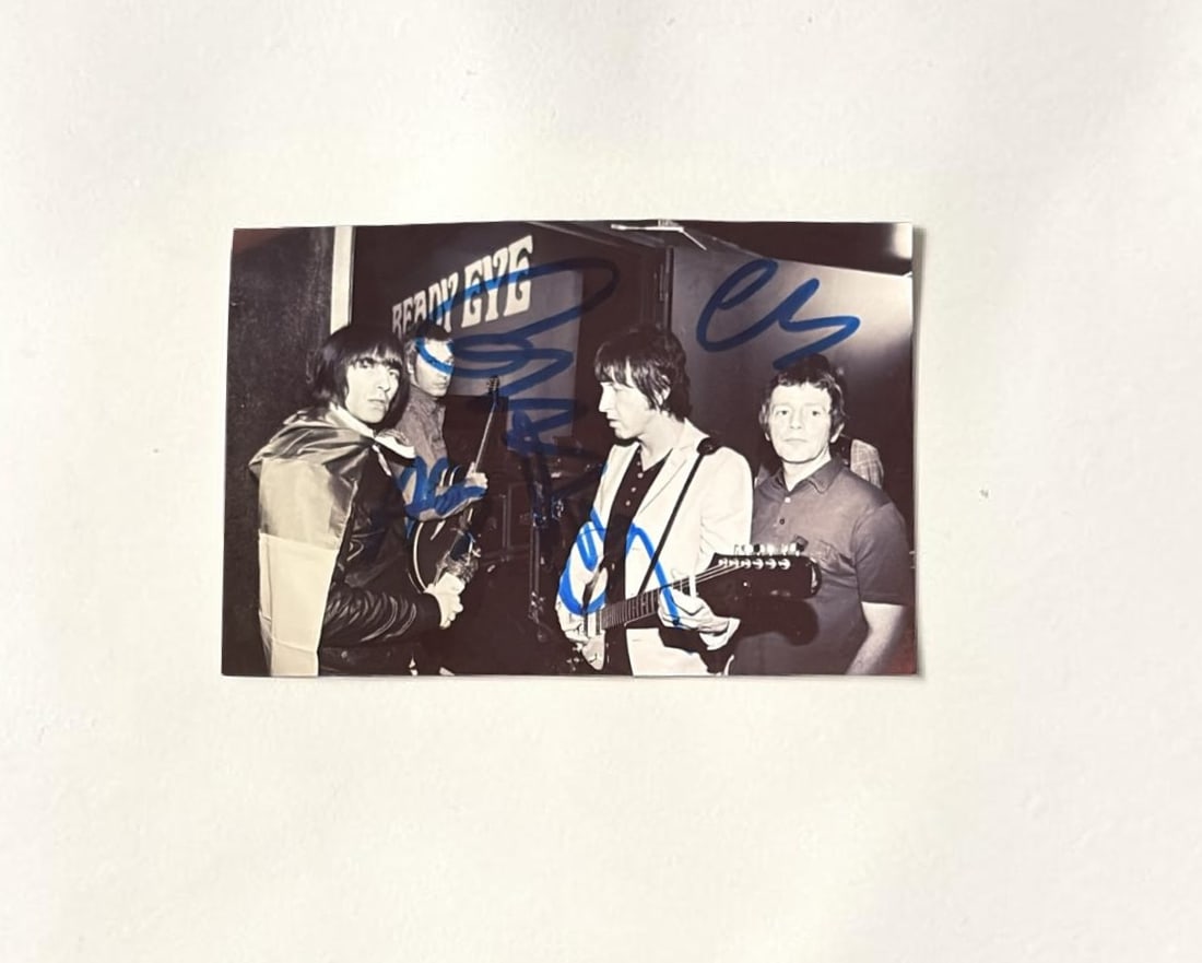 Beady Eye Signed Photograph (1 of 1)