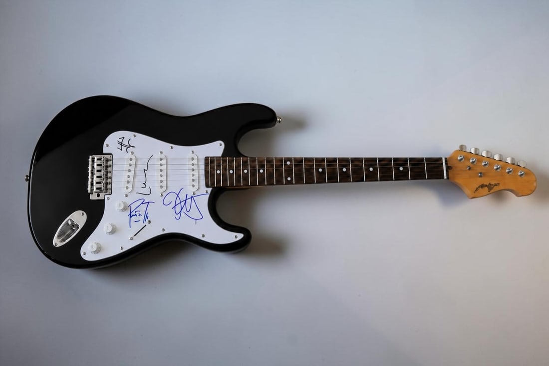 Metallica Signed Electric Guitar (1 of 2)