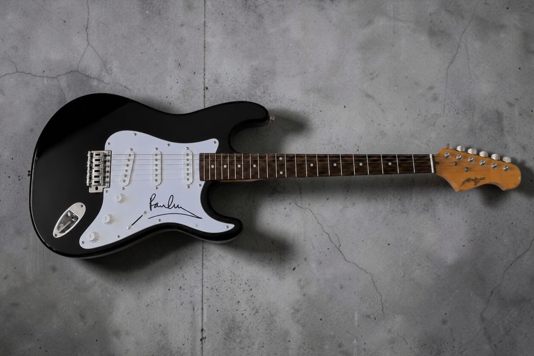 Paul McCartney The Beatles Signed Electric Guitar (1 of 2)