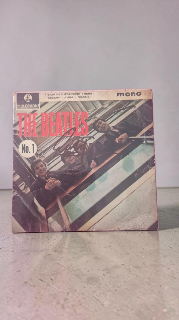 Ringo Starr The Beatles No 1 Signed Vinyl 45 EP Original First Pressing: This lot is a vinyl 45 EP (No 1) original first pressing, autographed by Ringo Starr of The Beatles. If you wish to upgrade to a third party authentication with holographic QR code and item scoring, a
