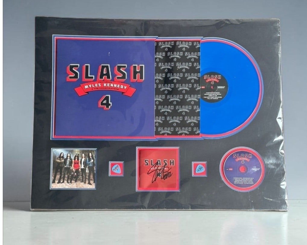 Slash Guns N' Roses Signed Mounted Display (1 of 2)