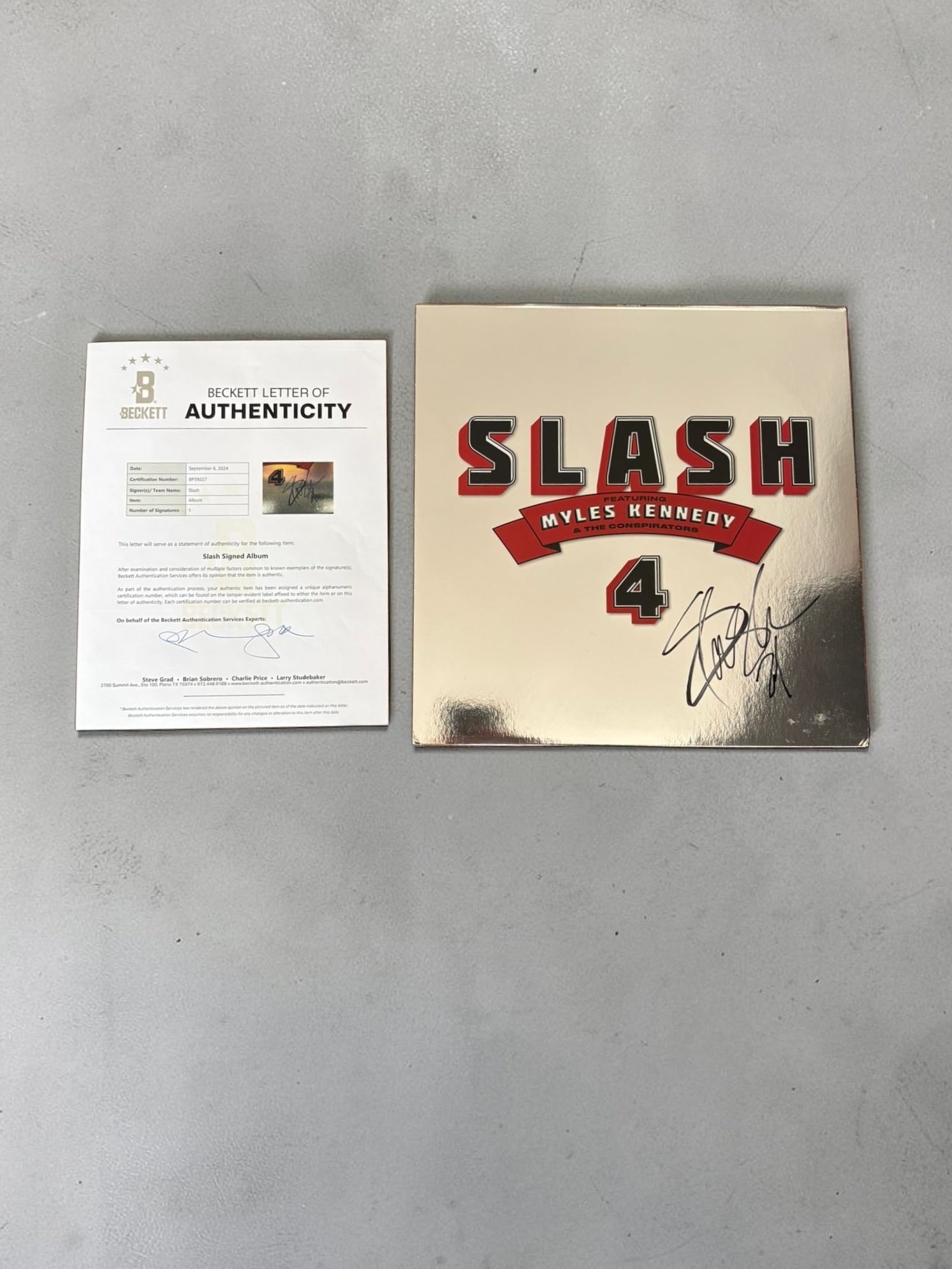 Slash Guns N' Roses Signed Slash 4 Featuring Miles Kennedy Vinyl LP Beckett BAS Authenticated (1 of 1)