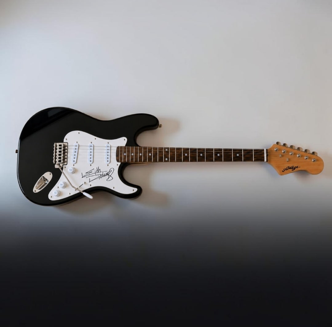 Keith Richards The Rolling Stones Signed Stratocaster Style Electric Guitar (1 of 2)