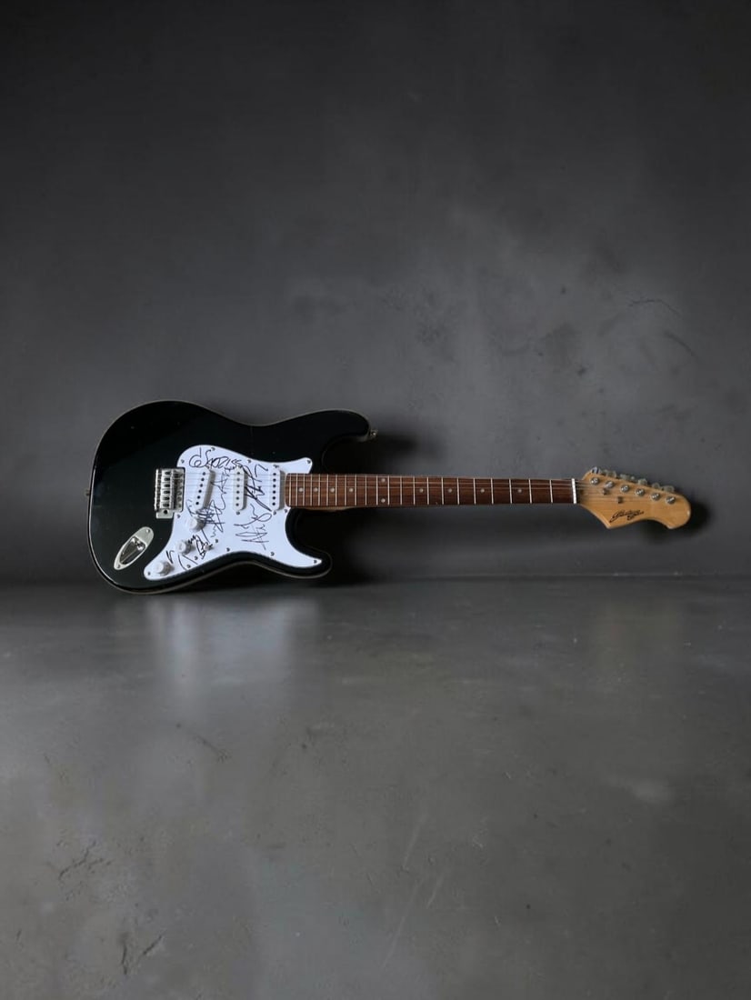 Michael Hutchence INXS Signed Stratocaster Style Electric Guitar (1 of 2)