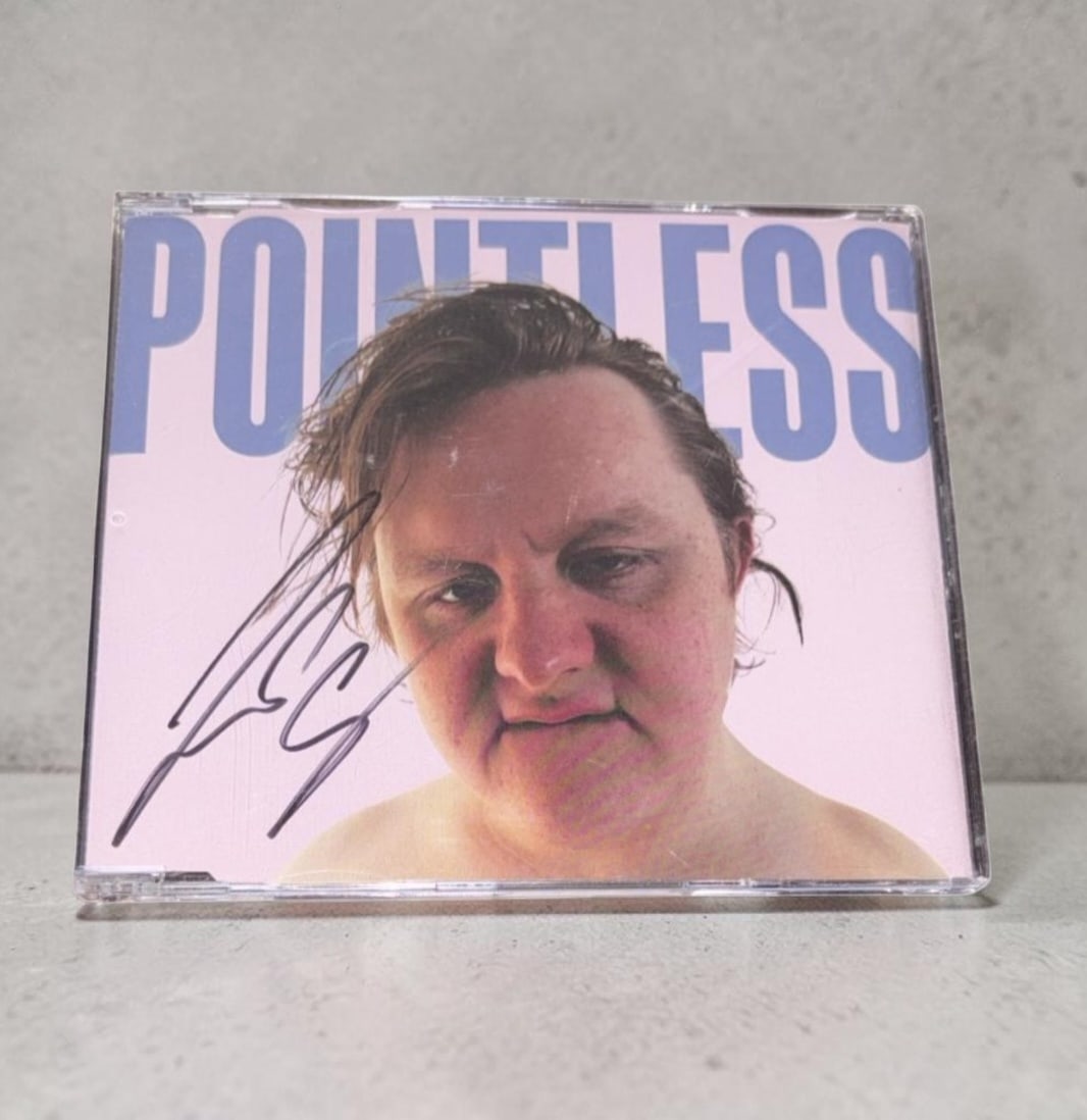 Lewis Capaldi Signed CD Single: This lot is a CD single (Pointless), autographed by Lewis Capaldi. If you wish to upgrade to a third party authentication with holographic QR code and item scoring, an additional charge of 30 UK Pound