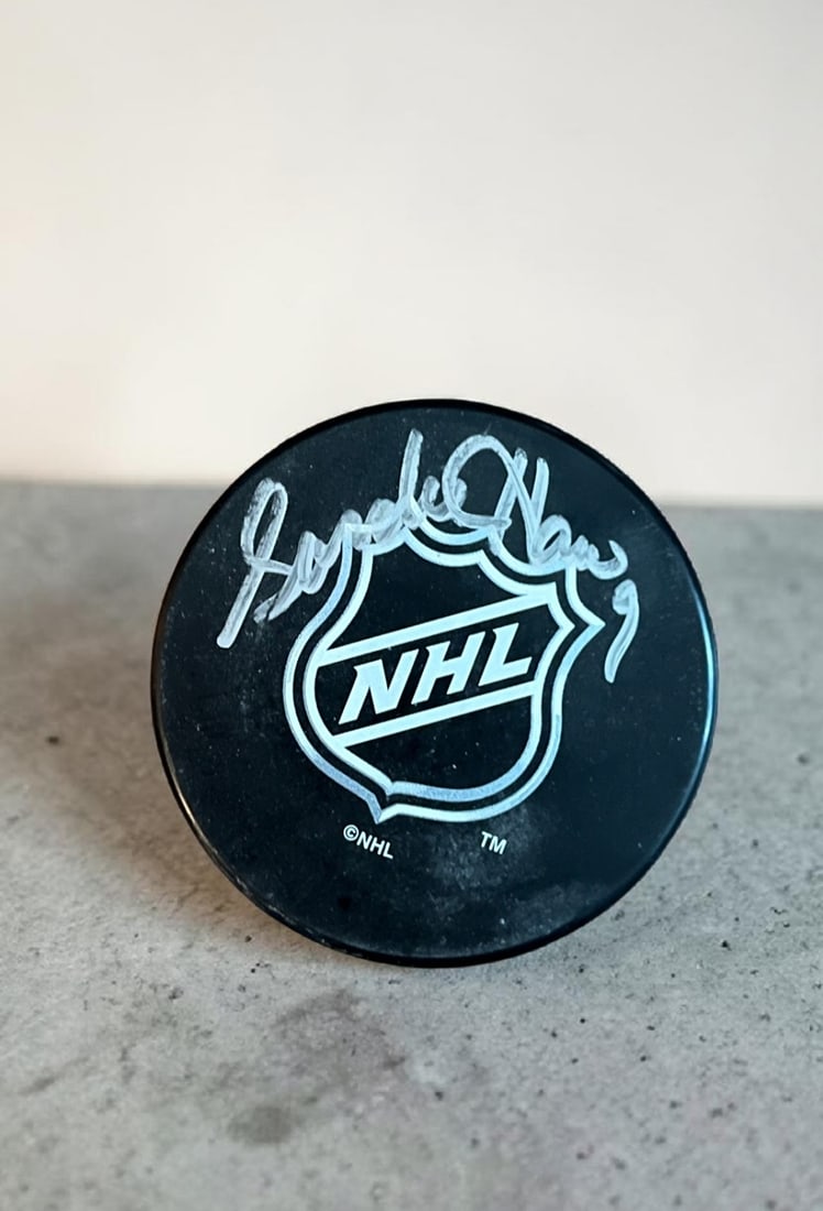 Gordie Howe Signed Hockey Puck (1 of 1)