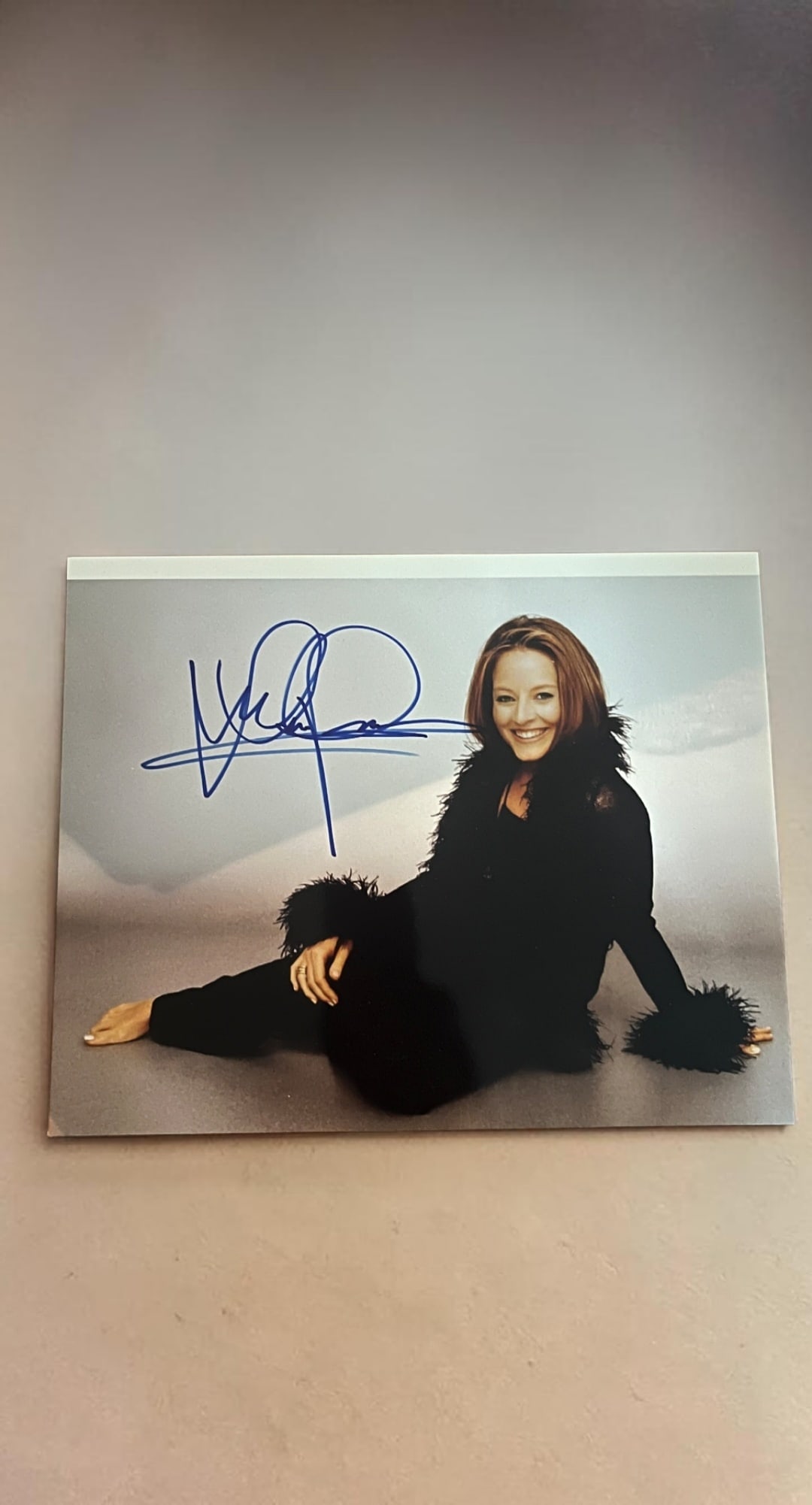 Jodi Foster Signed Photograph: This lot is an 8x10" photograph, autographed by Jodi Foster. If you wish to upgrade to a third party authentication with holographic QR code and item scoring, an additional charge of 30 UK Pound would