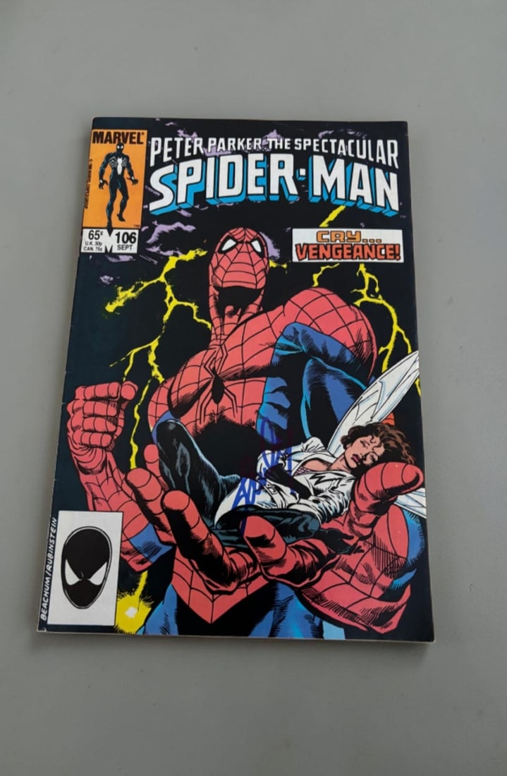 Stan Lee Signed Marvel Magazine (1 of 1)