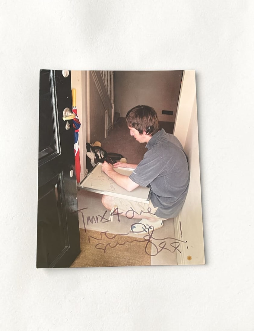 Noel Gallagher Oasis Signed Photograph: This lot is a 10x8" photograph, autographed by Noel Gallagher of Oasis. If you wish to upgrade to a third party authentication with holographic QR code and item scoring, an additional charge of 30 UK 
