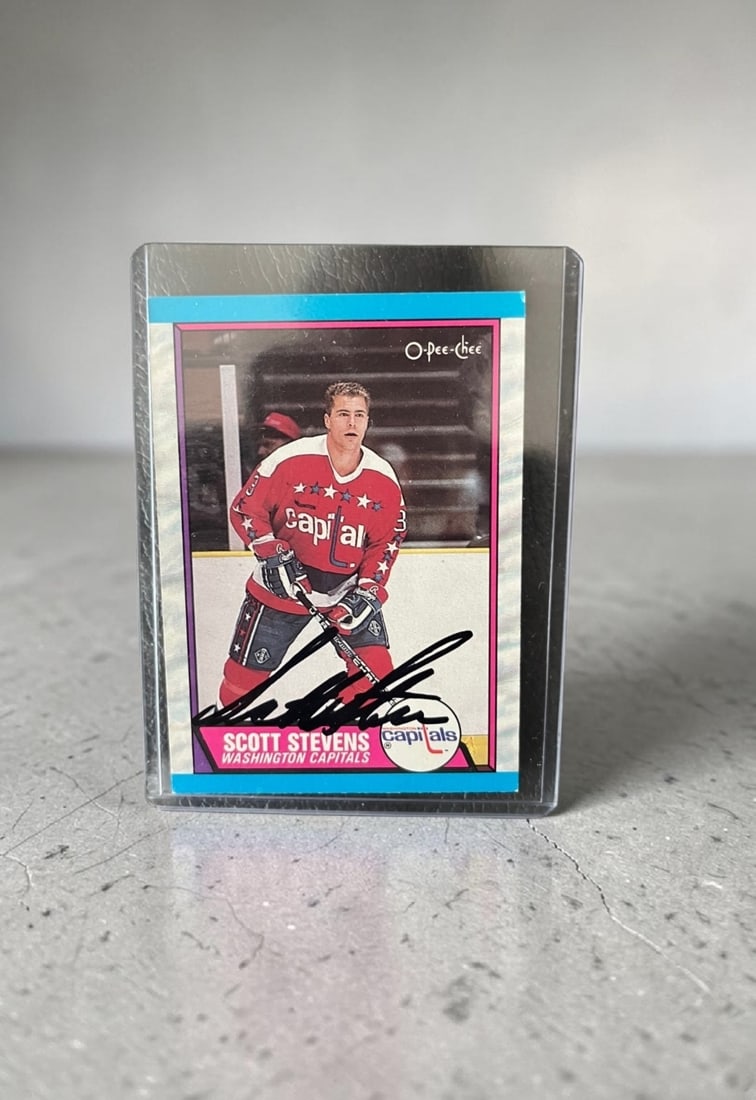 Scott Stevens O-Pee-Chee Signed Collectors Card: This lot is an O-Pee-Chee collectors card, autographed by Scott Stevens. If you wish to upgrade to a third party authentication with holographic QR code and item scoring, an additional charge of 30 UK