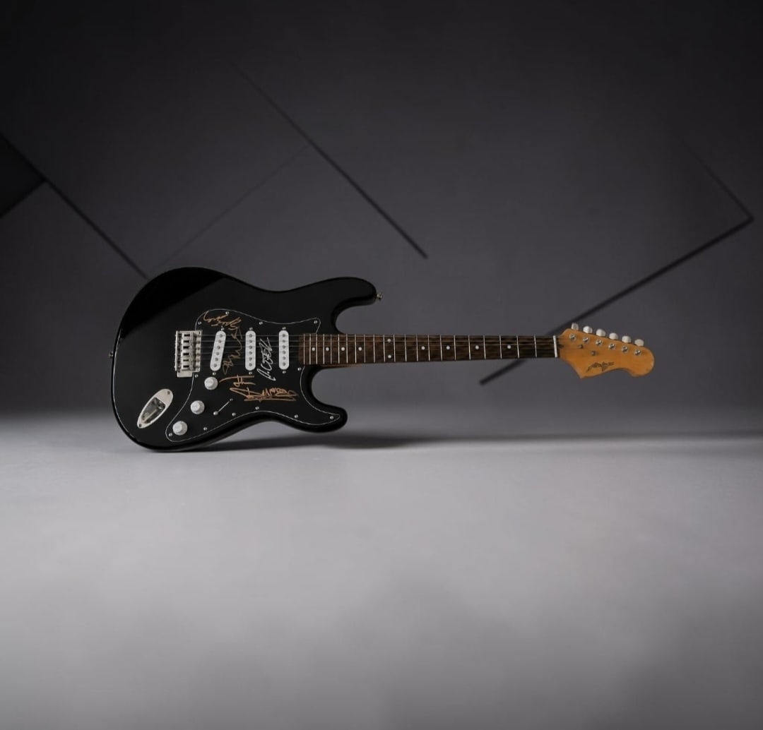 Sex Pistols Signed Electric Guitar (1 of 2)