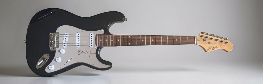 Bob Dylan Signed Electric Guitar (1 of 2)