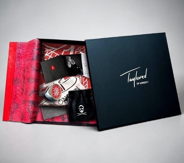 Roger Taylor Queen Signed Taylored Scarf Ring And Peace Silk Scarf COA Signed Roger Taylor: This lot is a Taylored scarf ring and peace silk scarf COA signed Roger Taylor. Being both stunning and fashionable this special 'one of a kind' Rock and Roll item consisting of a scarf ring and peace