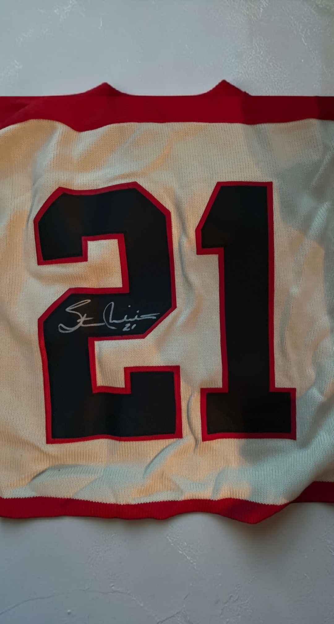 Stan Mikita Signed Black Hawks Chicago Jersey: This lot is a Black Hawks Chigago Jersey, autographed by Stan Mikita. If you wish to upgrade to a third party authentication with holographic QR code and item scoring, an additional charge of 30 UK Po