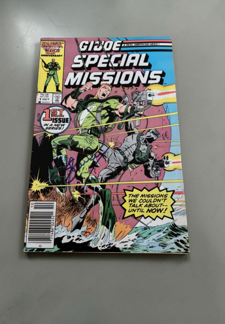 Stan Lee Signed Marvel Magazine (1 of 1)