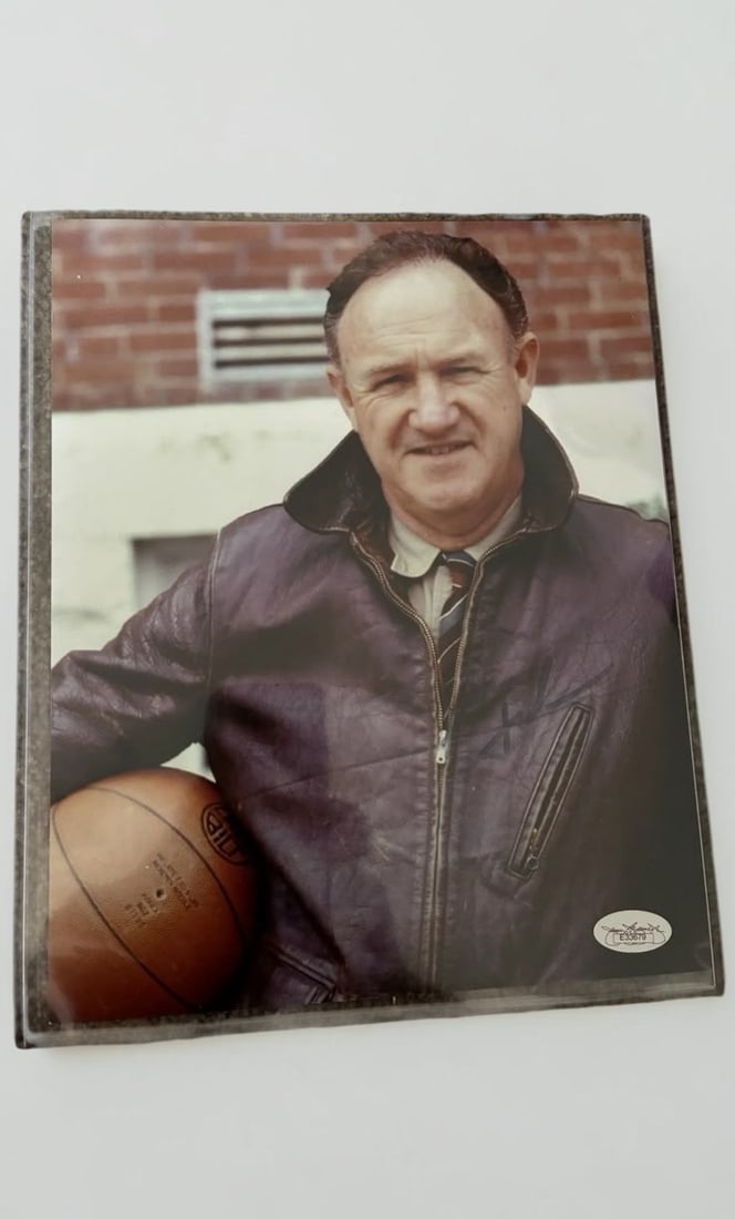 Gene Hackman Signed 10x8" photograph JSA Authenticated: This lot is a 10x8" photograph, autographed by Gene Hackman. JSA Authenticated. If you wish to upgrade to a third party authentication with holographic QR code and item scoring, an additional charge o