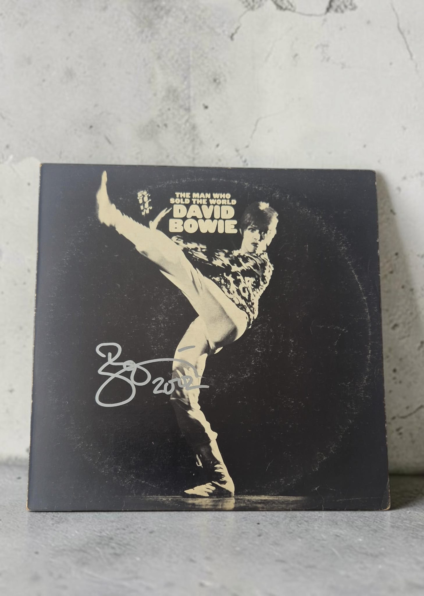 David Bowie The Man Who Sold The World Signed Vinyl LP: This lot is a vinyl LP (The Man Who Sold The World), autographed by David Bowie. If you wish to upgrade to a third party authentication with holographic QR code and item scoring, an additional charge 