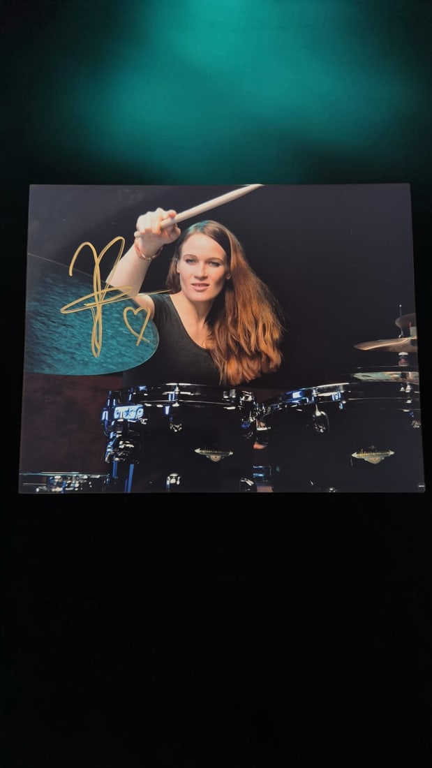 Anika Niles Rush Signed Photograph: This lot is a photograph, autographed by Alex Turner. If you wish to upgrade to a third party authentication with holographic QR code and item scoring, an additional charge of 30 UK pound would be