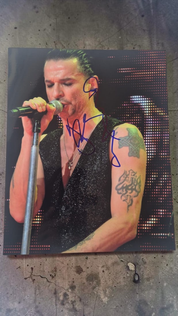 Dave Gahan Depeche Mode Signed Photograph: This lot is a photograph, autographed by Dave Gahan of Depeche Mode. If you wish to upgrade to a third party authentication with holographic QR code and item scoring, an additional charge of 30 UK pou