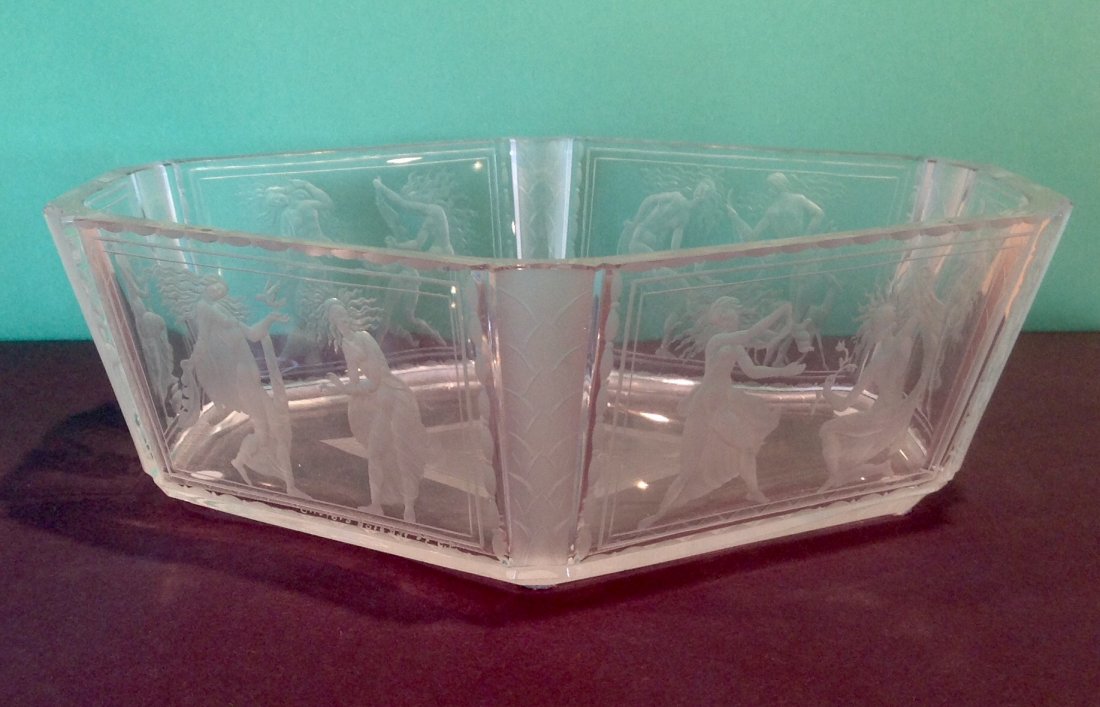 Orrefors Simon Gate Bowl Nude Decor 1920's: Orrefors Simon Gate Bowl Nude decor circa 1920's. Signed. Height is 3 inches by 9.5 inches wide and 8.25 inches depth.