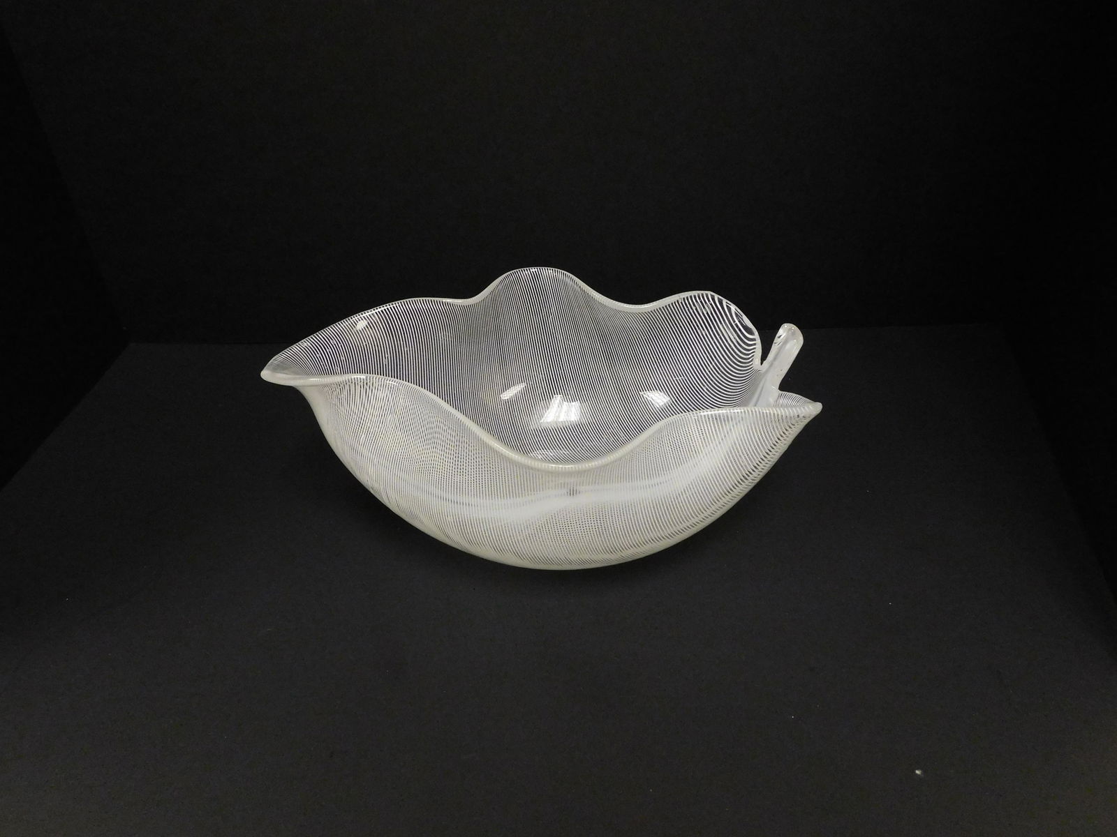 Tyra Lundgren Acid Signed Mezza filligrana Venini leaf: Tyra Lundgren Acid Signed Mezza filligrana Venini leaf form bowl 3 line Venini Murano Italia
