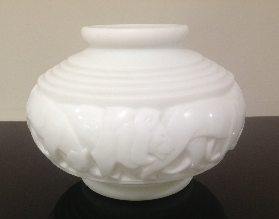 Pierre D’Avesn French Art Deco Glass Vase: Pierre D'Avesn French Art Glass vase in Lion elephant decoration. Signed on the bottom of the vase.