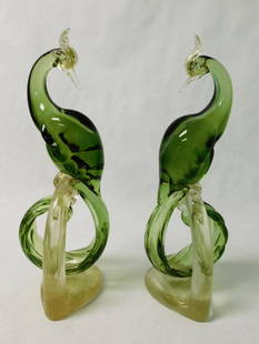 Alfredo Barbini Pair of Murano Glass birds in Vibrant: Alfredo Barbini Pair of Murano Glass birds in Vibrant green glass