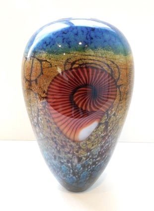 Rick Satava Amonite Sea Shell Art Glass Vase Signed by: Rick Satava Amonite Sea Shell Art Glass Vase Signed by the Artist