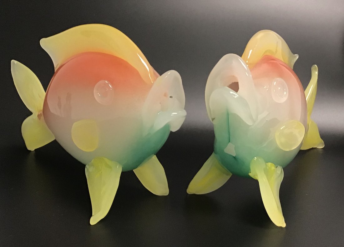 Seguso Pair Murano Rainbow Glass sculptural fish: Seguso Pair Murano Rainbow Glass sculptural fish