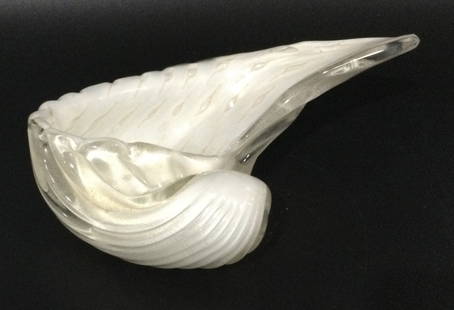 Alfredo Barbini Vibrant white with gold decoration and: Alfredo Barbini Vibrant white with gold decoration and controlled bubbles sea shell form bowl