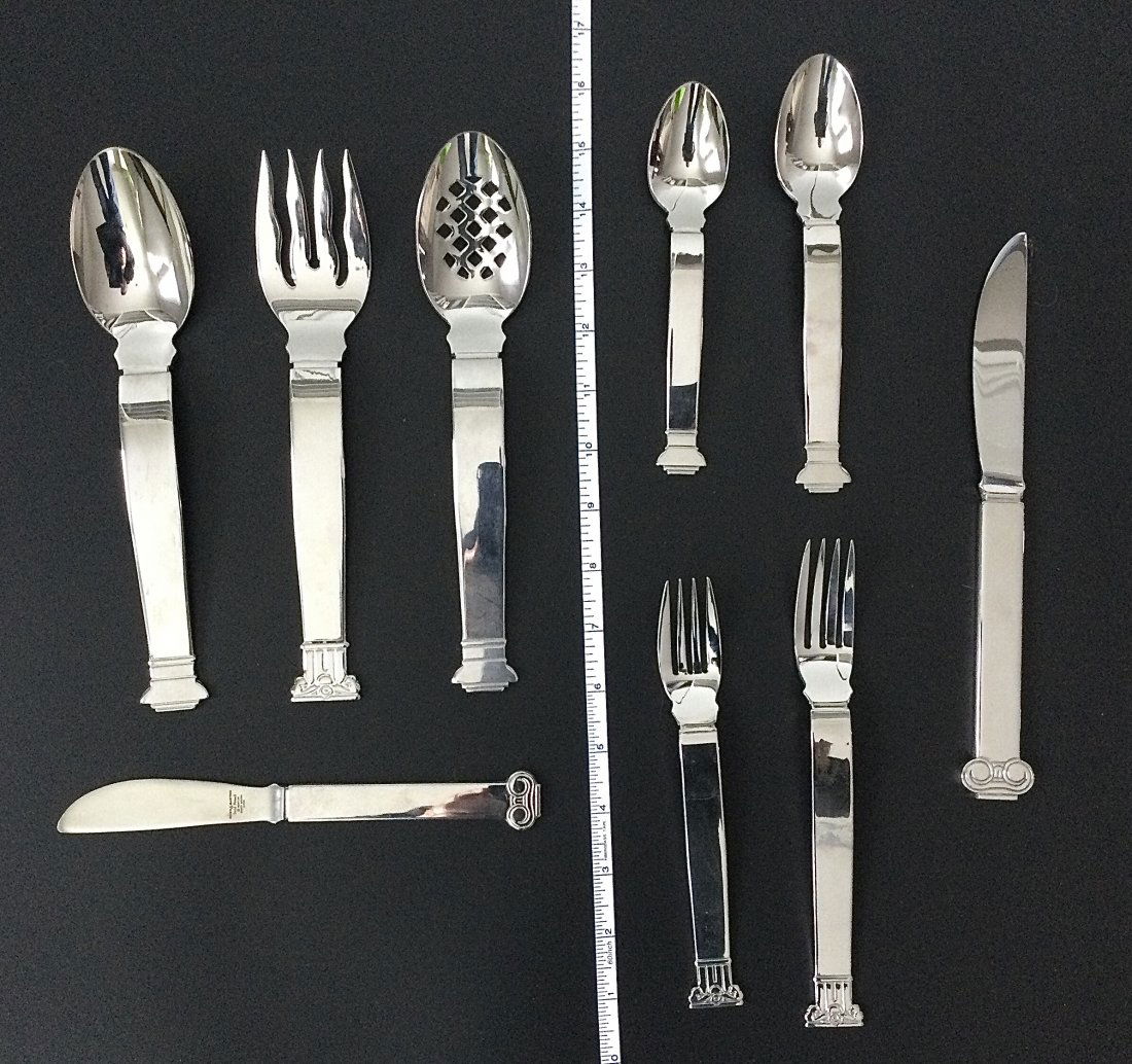 Robert Venturi Swid Powell Reed & Barton 44 Piece set (1 of 6)