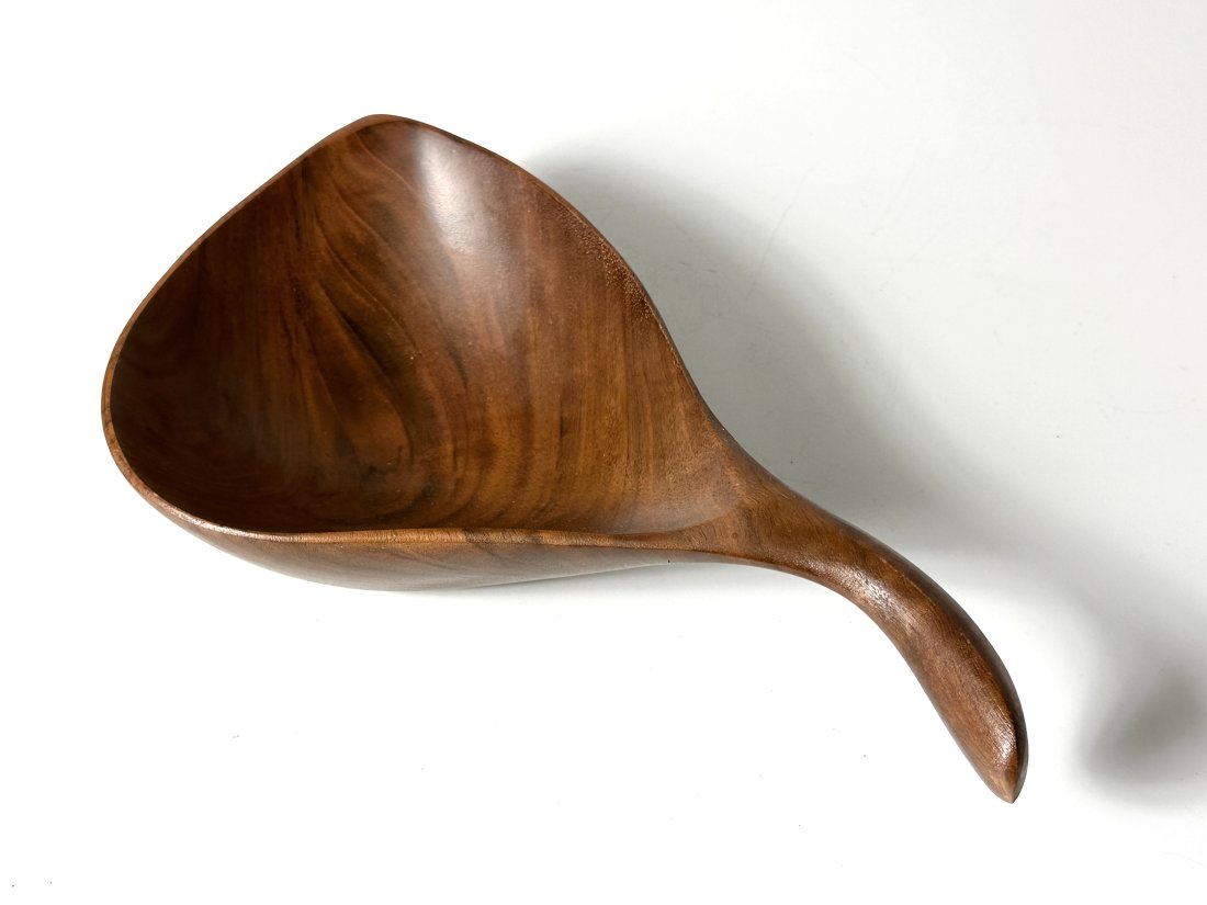 Emil Milan Walnut Studio Craft Sculpted Bowl USA 1970s Signed by the artist on underside: Emil Milan Walnut Studio Craft Sculpted Bowl USA 1970s Signed by the artist on underside