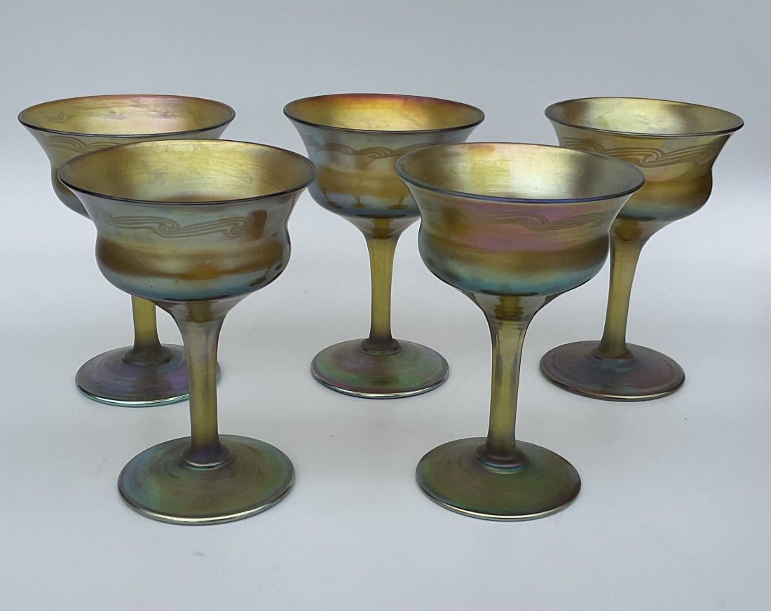 GROUP FIVE Steuben Aurene glasses ribbon decoration (1 of 2)