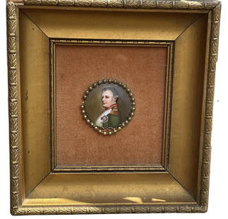 Early Antique Painting of Gentleman in Uniform: Early Antique Painting of Gentleman in Uniform