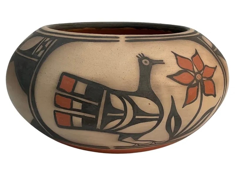 Robert Tenorio Santo Domingo Pueblo Pottery bowl with amazing decoration (1 of 5)