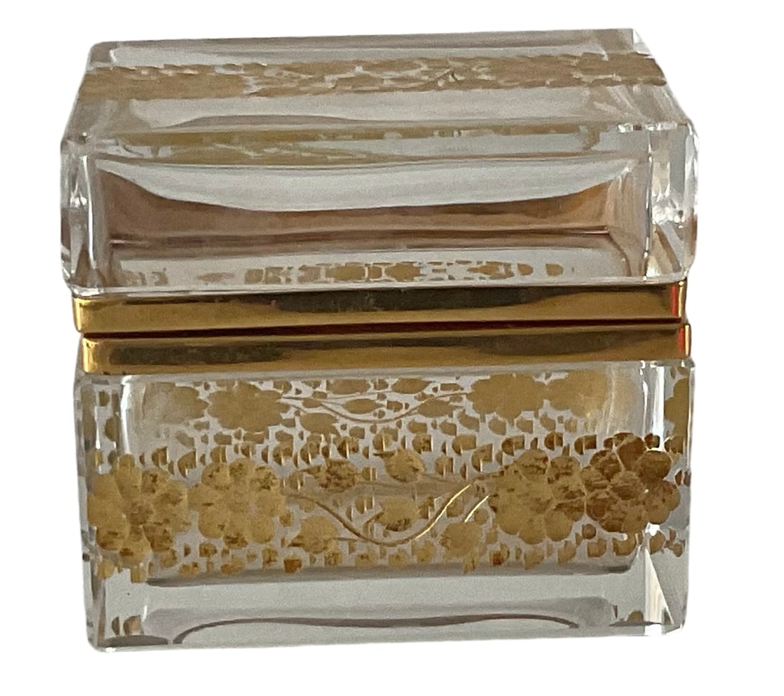 Italian Murano Glass dresser box with gold leaf decoration (1 of 4)