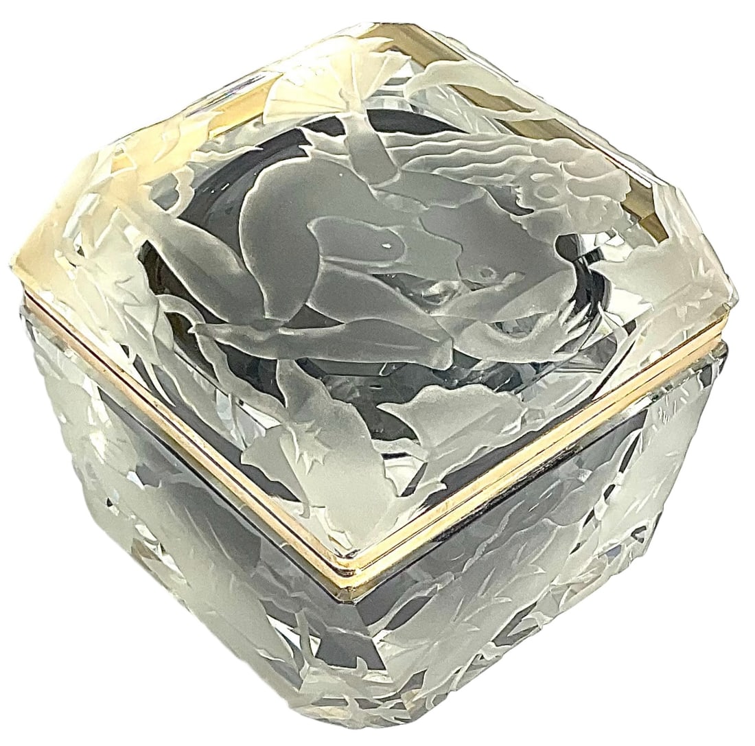 Italian Murano Glass Gray Sommerso Box with amazing carving by Marialyce Hawke signed Hawke in: Italian Murano Glass Gray Sommerso Box with amazing carving by Marialyce Hawke signed Hawke in decoration
