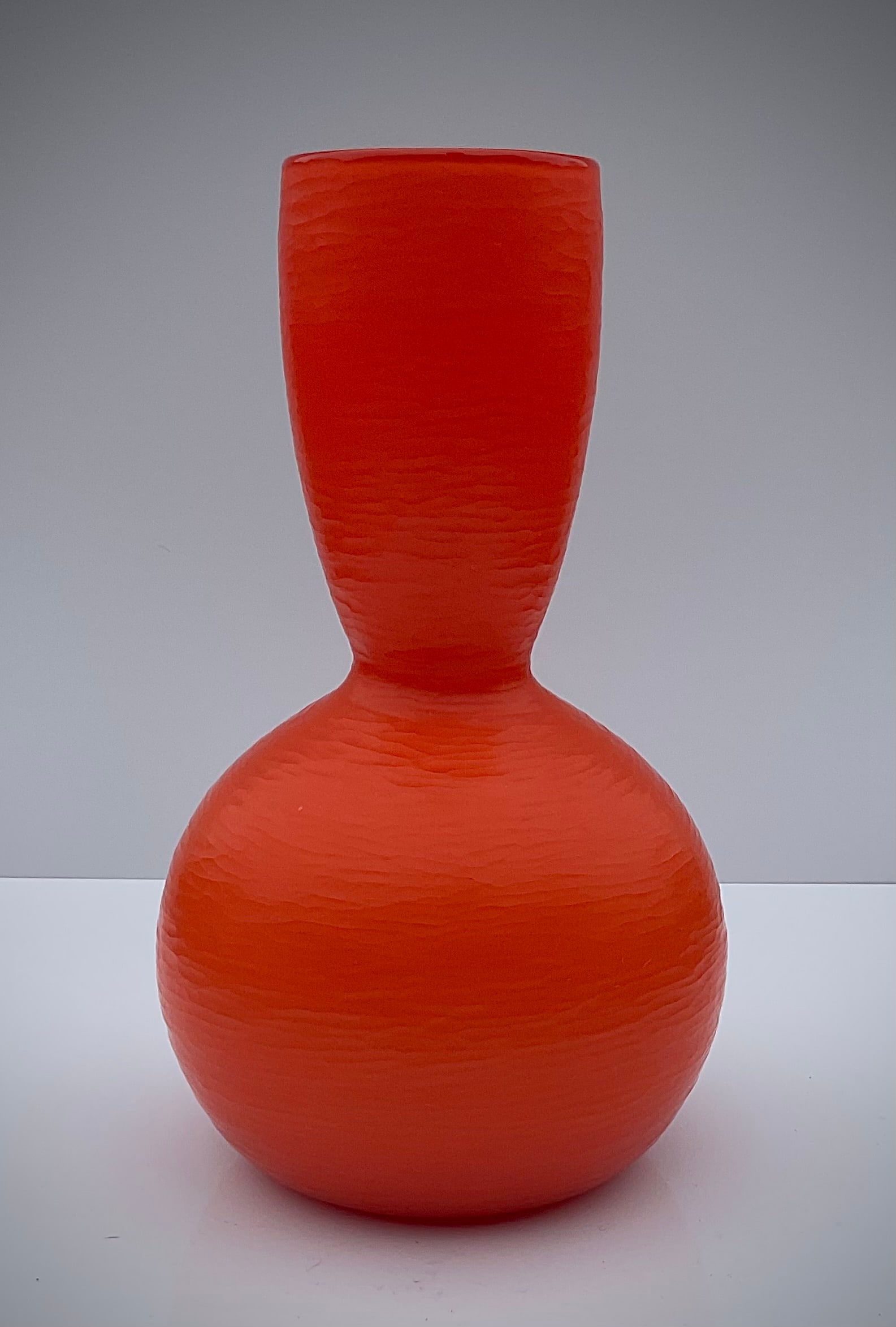 Carlo Scarpa Venini Model 3910 Battuto Vase (1 of 4)