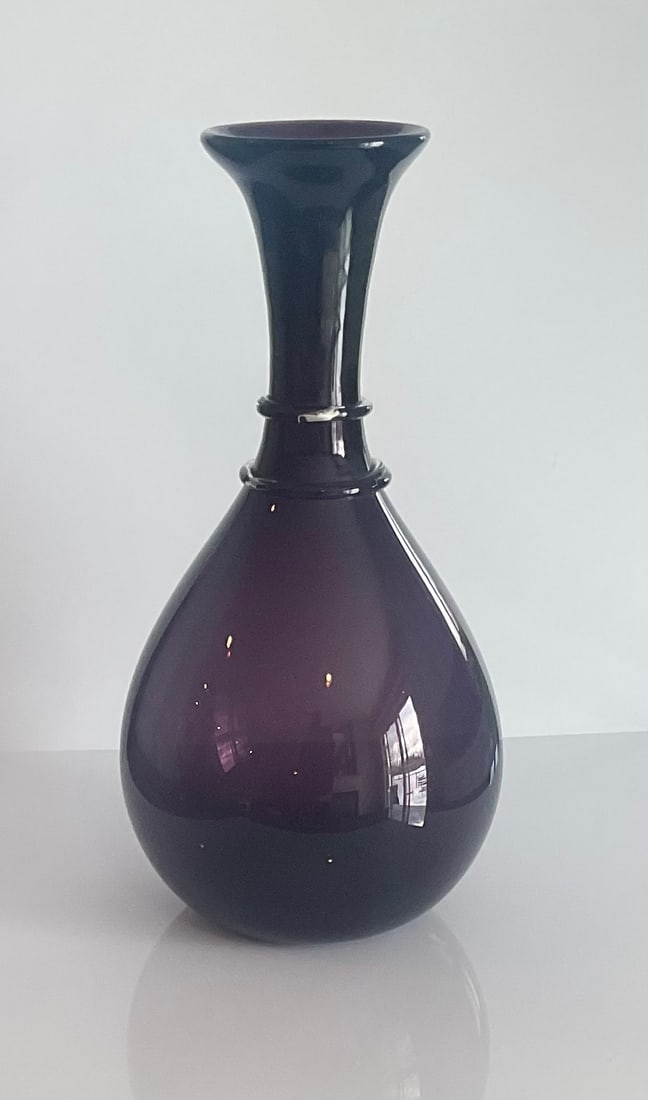 Paolo Venini Model 1522 Large Acid Signed Pesanti vase: Paolo Venini Model 1522 Large Acid Signed Pesanti vase circa 1950's. signed with 3 line acid signature "venini murano italia"