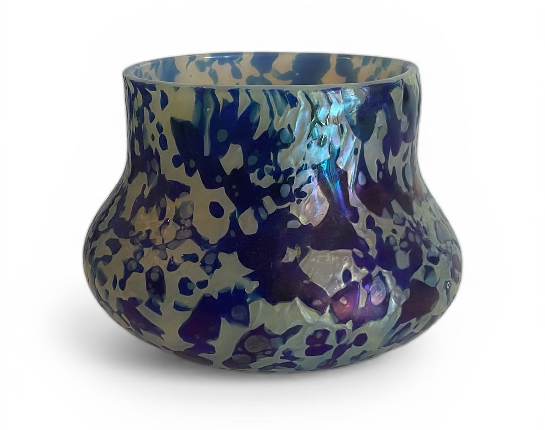 Loetz Papillon attributed art glass vase: Loetz Papillon attributed art glass vase