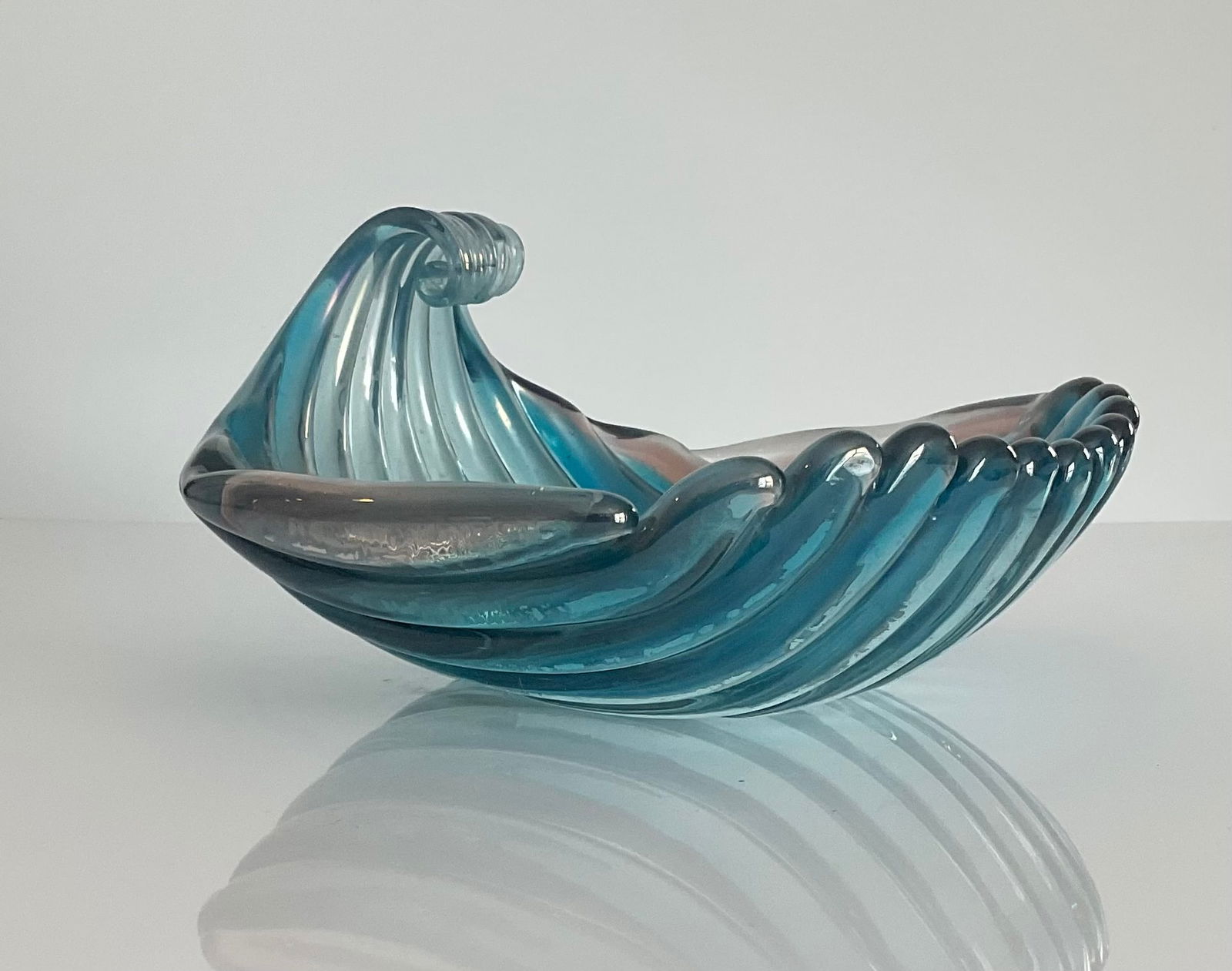Carlo Scarpa Venini Murano art glass sculpture of a shell circa 1940 with 4 line acid mark venini (1 of 6)
