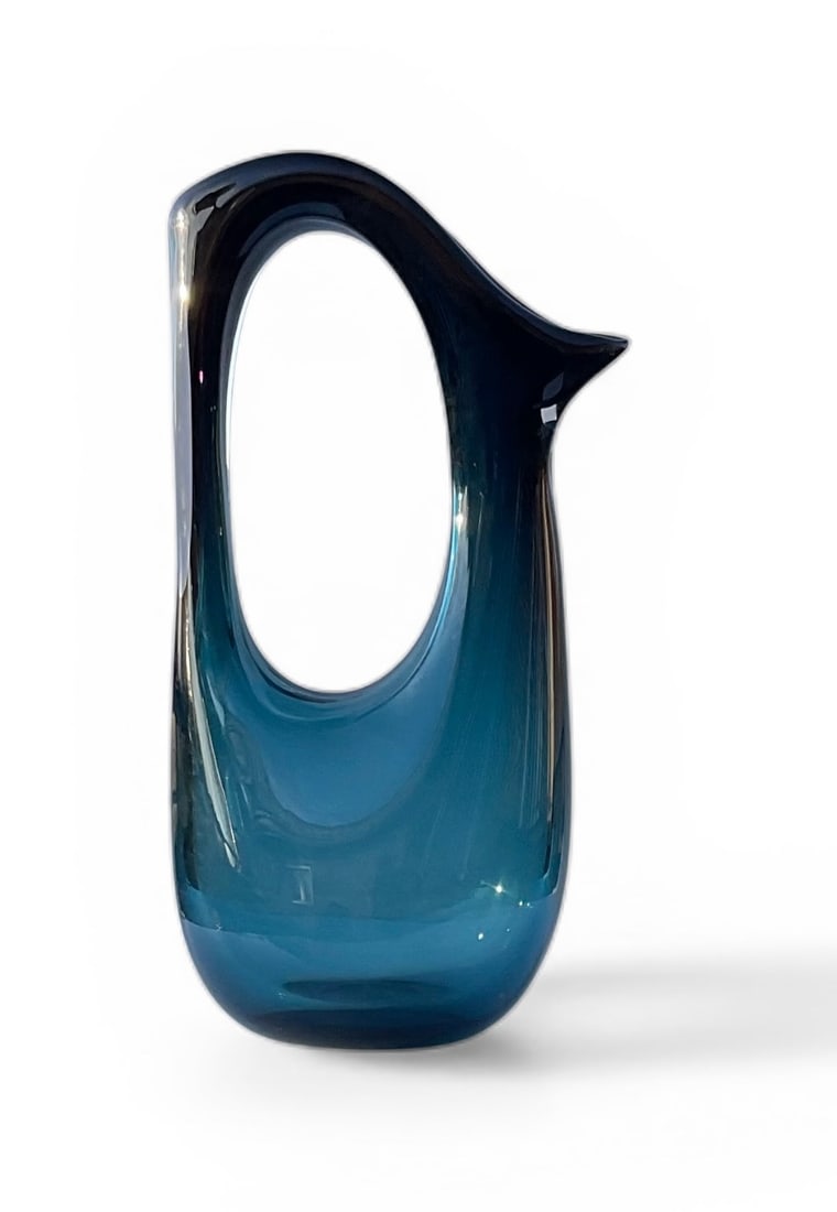 AVeM Murano Large Anse Volante Vase designed by Giorgio Ferro circa 1950's: AVeM Murano Large Anse Volante Vase designed by Giorgio Ferro circa 1950's